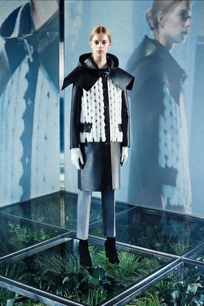 Look 4
